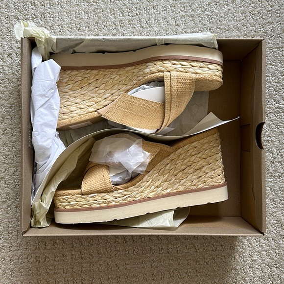 Dolce Vita Luiz Wedges BRAND NEW IN BOX - Picture 2 of 5